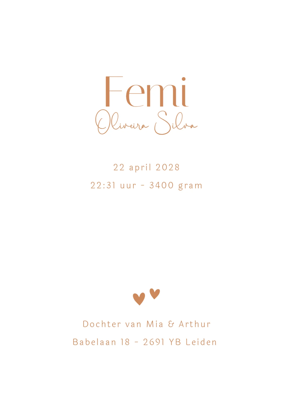 Baby met knuffelkonijn binnenkant